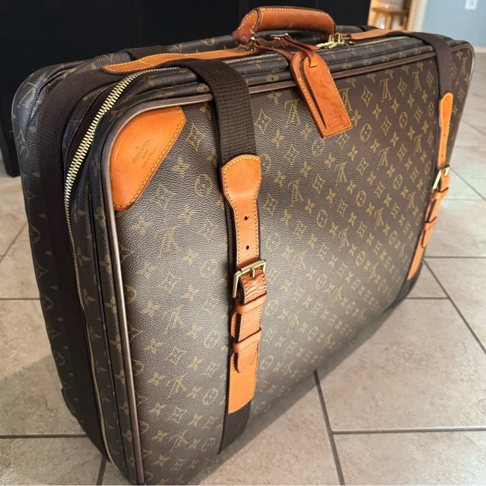 Louis Vuitton Satellite 65